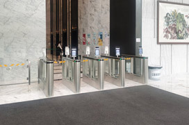 高峰期人人从从众众……又是高频使用闸机“大显身手”的时候了