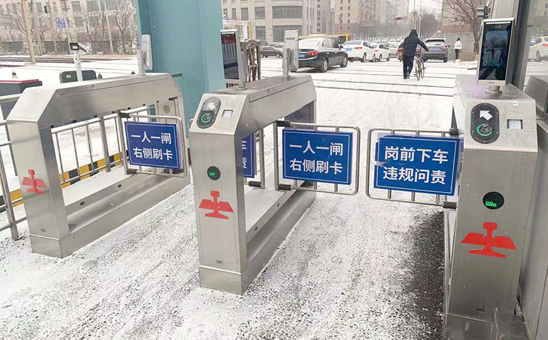 南京钢铁这么“刚”，只有“硬核”户外摆闸才适配